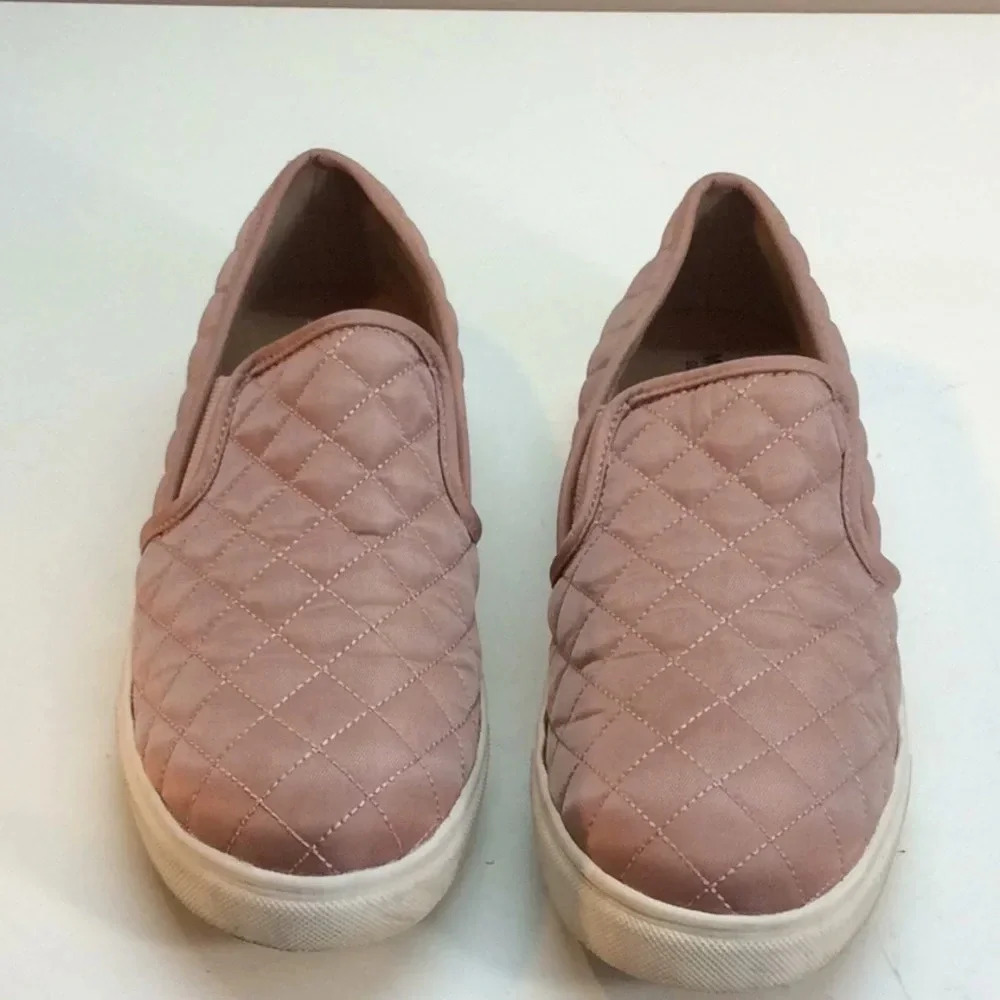 Mossimo Light Pink Quilted SlipOn Sneakers